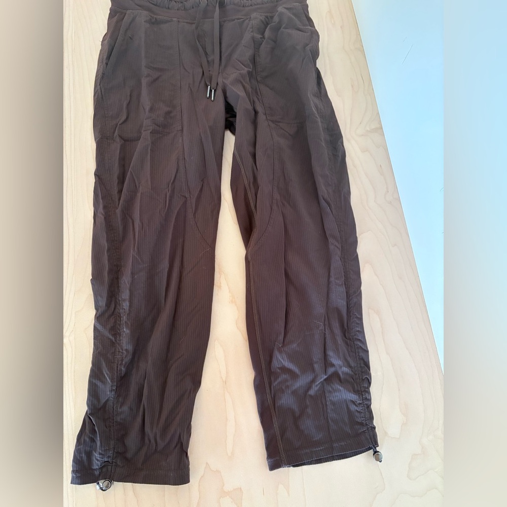 Lululemon quick dry crop-length pants - Size 6
